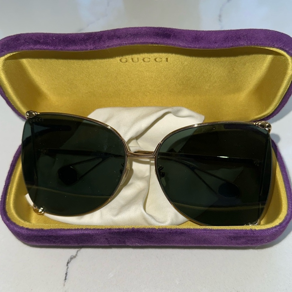 Gucci oversized sunglasses